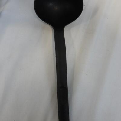 Kitchen Lot: 3 Pitchers, Cutting Board, Several Knives, Silverware, Spoons, etc