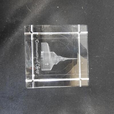8 Harding Opti-Crystal Cube, Different US Cities and Buildings Great Condition