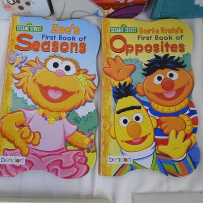 10 Children's Books: Board Books, Clever Creatures, Dada, I'm Frog