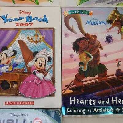 11 Kids Books: Disney's Year Book, 1994, Moana, Wall E