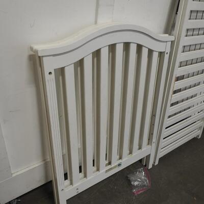 White Crib, With Hardware, No Matress