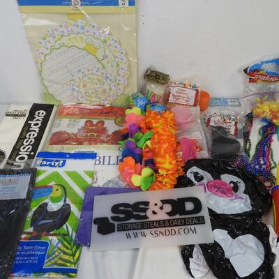 18 pc Party Supplies: Streamers, Balloons, 3 Tier cupcake Stand, Table Cloths