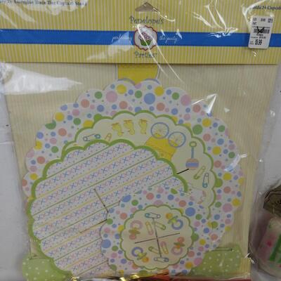 18 pc Party Supplies: Streamers, Balloons, 3 Tier cupcake Stand, Table Cloths