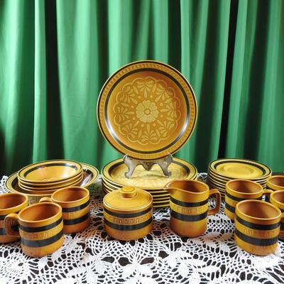 Norleans Stoneware Set of Dishes