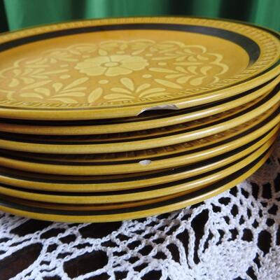 Norleans Stoneware Set of Dishes
