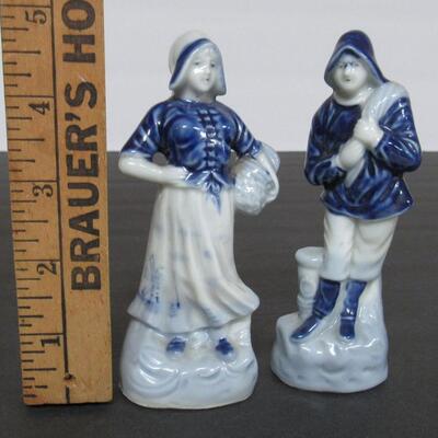 Occupied Japan Pair Blue and White Dutch Figurines