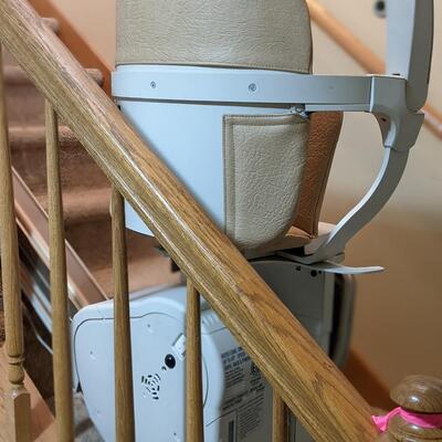 Stannah Stairlift Model 600 2014, Fully Functional! Minimal Wear