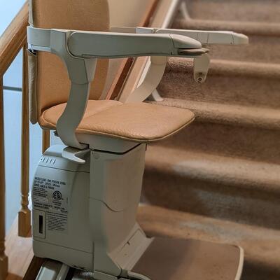 Stannah Stairlift Model 600 2014, Fully Functional! Minimal Wear