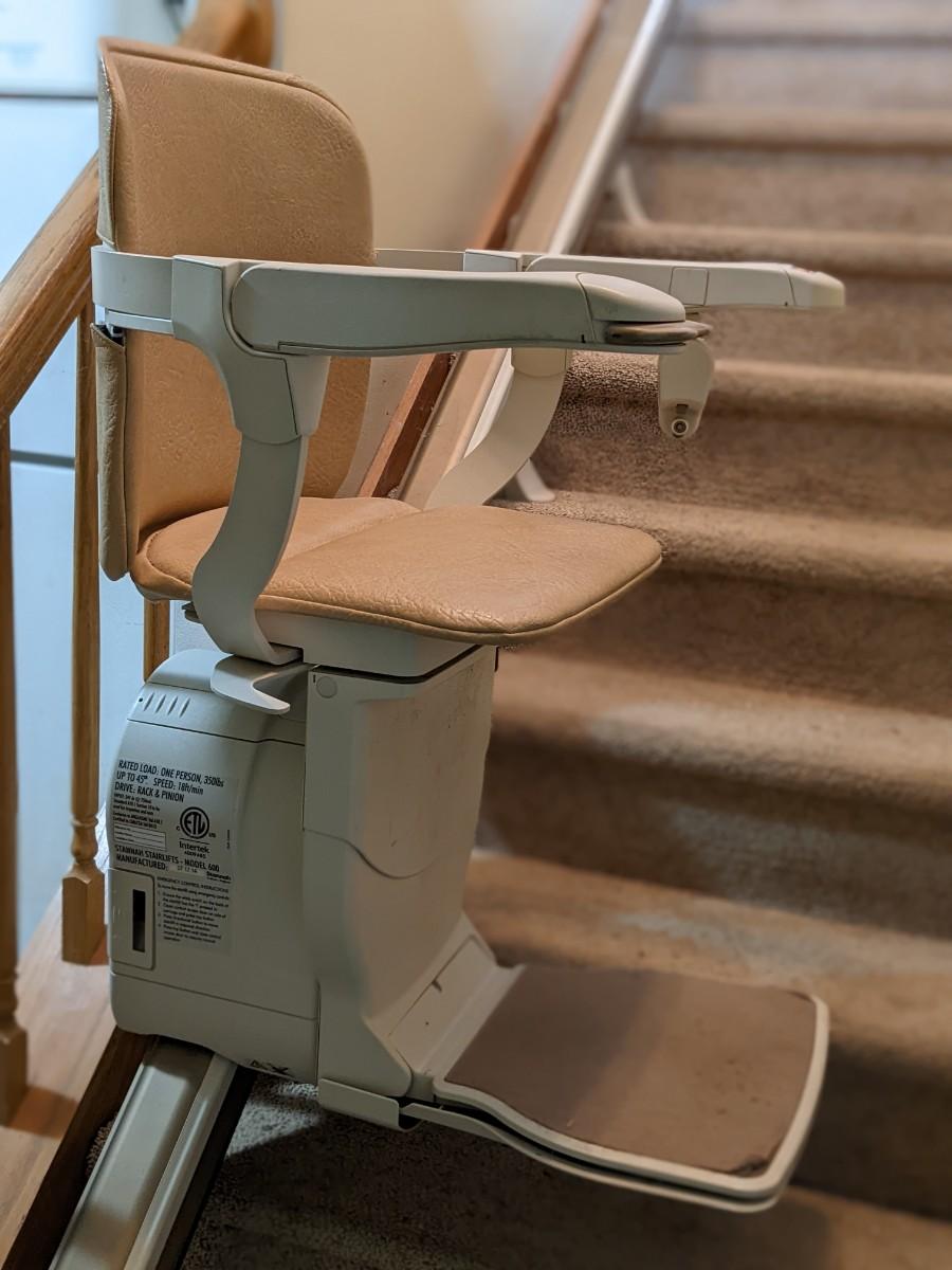 Stannah Stairlift Model 600 2014, Fully Functional! Minimal Wear