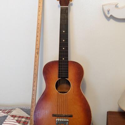 Vintage Silvertone Acoustic Guitar with Nice Case