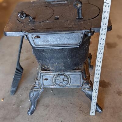 Fantastic Vintage 2 Burner Wood Stove, Does not Appear to have been used
