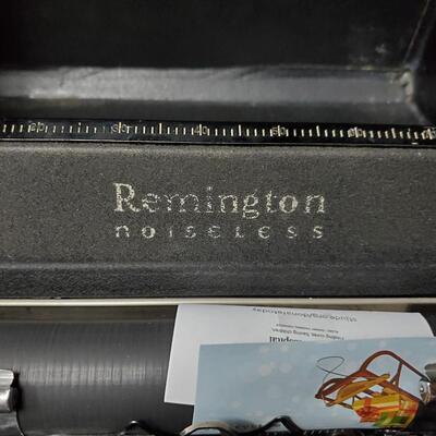 Vintage Remington Noiseless Typewriter in case