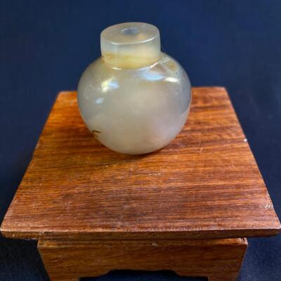 Antique Agate Carved Snuff Bottle