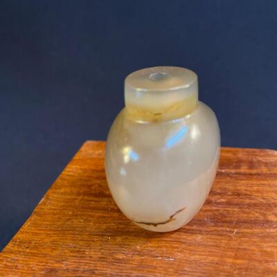 Antique Agate Carved Snuff Bottle