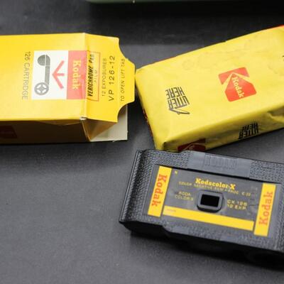 Vintage Complete Kodak Camera Hawkeye Instamatic II Outfit