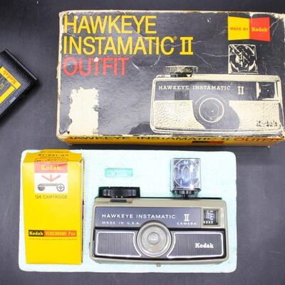 Vintage Complete Kodak Camera Hawkeye Instamatic II Outfit