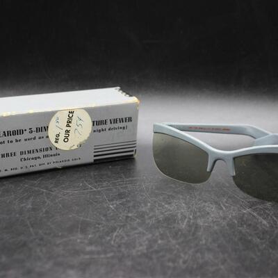 Vintage Polaroid 3 Dimensional Picture Viewer Glasses