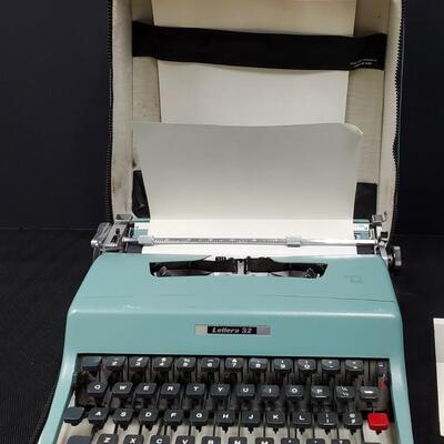 Olivetti Typewriter with case