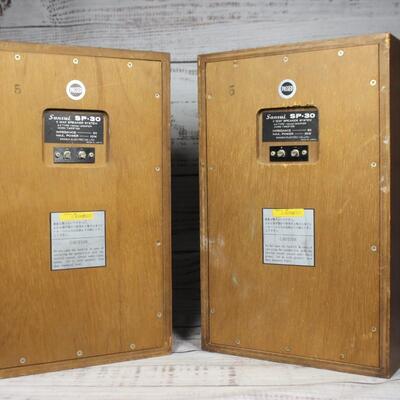 Pair of Vintage Sansui Sp-30 2 Way Speaker System Bookshelf Speakers