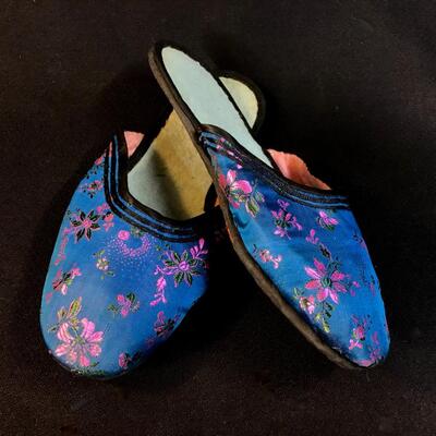 Vintage Hand Made Blue Silk Floral Slippers finely embroidered