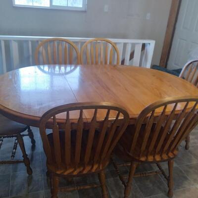 LOT 67   OAK PEDESTAL TABLE & CHAIRS