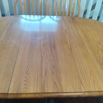 LOT 67   OAK PEDESTAL TABLE & CHAIRS