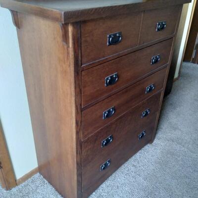 LOT 16   CHEST OF DRAWERS