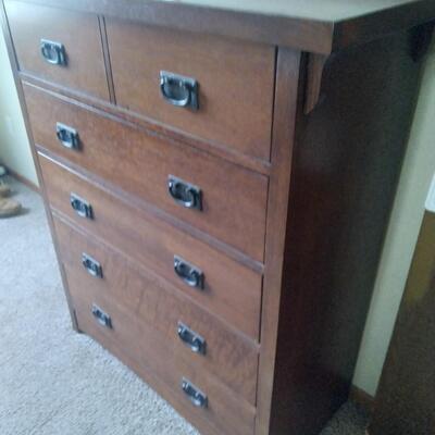 LOT 16   CHEST OF DRAWERS