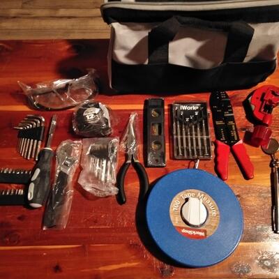 LOT 108 I WORK TOOLS WITH TOOL BAG