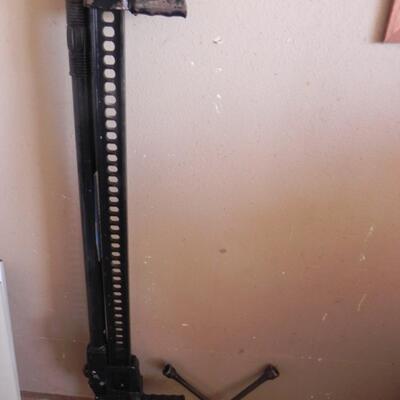 LOT 27   TRUCKERS JACKS