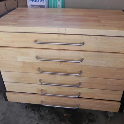 LOT 31   WOODEN CART
