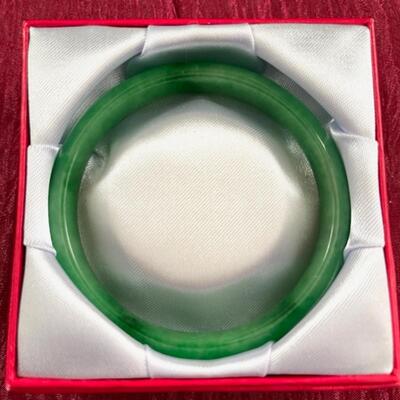 Lot 83 Solid Deep Green Jade Bangle Bracelet