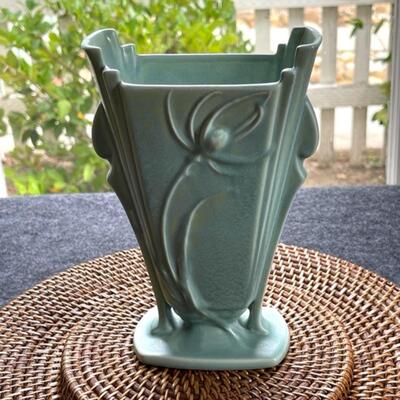 Lot 110 Roseville Vase Teasel Pattern 1936 Aqua
