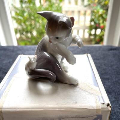 Lot 124 Lladro Cat & Mouse Figurine Spain Daise