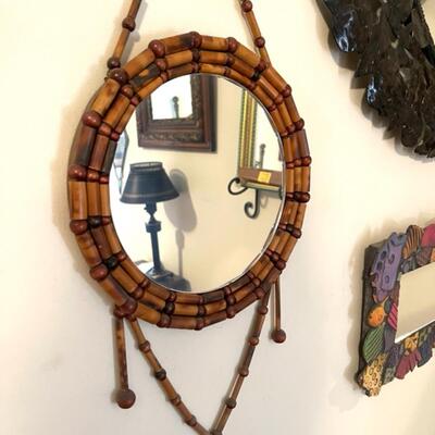 Lot 132 Wooden Beaded Round Wall Mirror