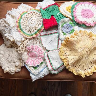 Lot 145 Vintage Group Crochet Items 20+ pcs  Hot Pads Doilies