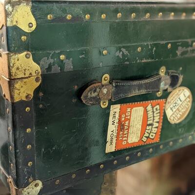 Very Cool Metal Trunk, Great Shape. Contents Incl