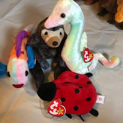 Lot of Early Beanie Babies!