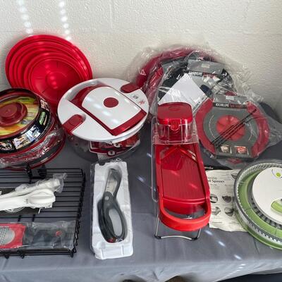 Lot of NEW Kitchen Gadgets