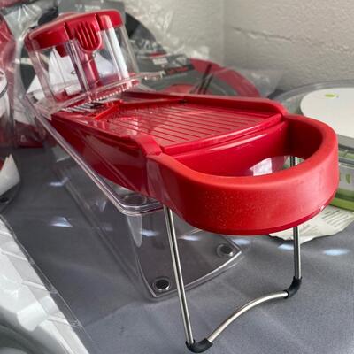 Lot of NEW Kitchen Gadgets