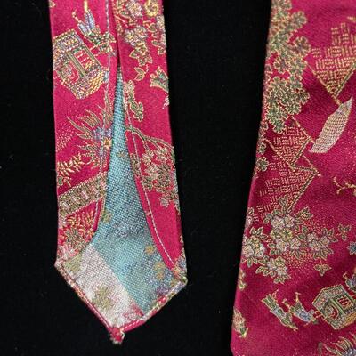 Vintage Asian Manâ€™s Silk Neck Tie
