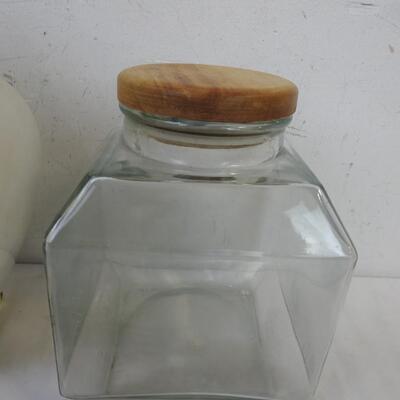 1 Square Glass Jar with Wood Lid, Ceramic Vase with Lid, Green/White with House