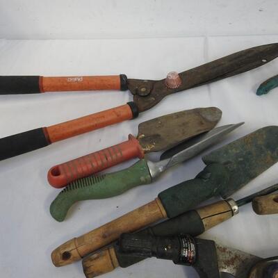 Gardening and Landscaping Tools: Trowels, Shears, Chisel, Spray Hose Nozzles