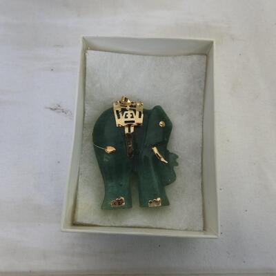Vintage Jade Elephant Pendant 14k/595 Gold, Green with Gold Design
