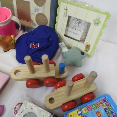 20+ Toddler/Baby Toys $ Decor: Photo Frame, Baby Shark Book, Puppet Bear