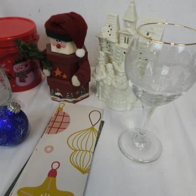 16 pc Christmas Decor: Ornaments, Caroler Candle Holder, Glasses,