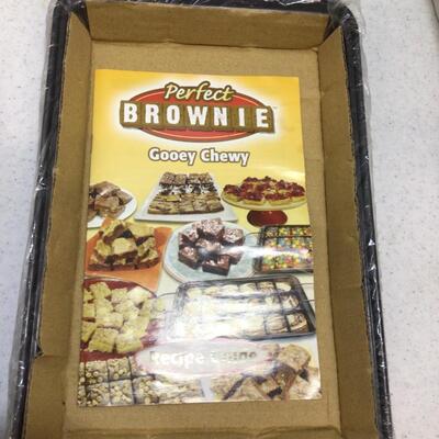F508 Anchor Hocking Microware & Perfect Brownie Baking Lot