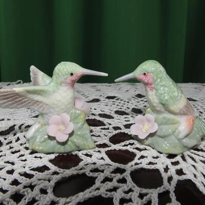 Hummingbird salt and peppers