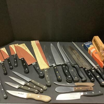 F520 Lot of Knives ( Sabatier, Kitchen Aid, Surlatable, Hoffritz )