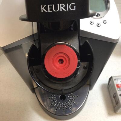 F525 Keurig  Coffee Maker & Coffee Grinder Lot